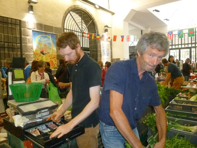 Gony Pascal accepte la monnaie locale